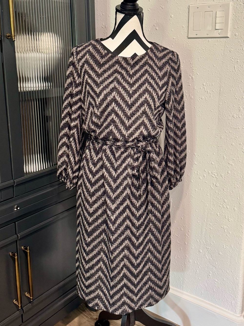 Studio One Black and White Chevron Long Sleeve Belted Dress